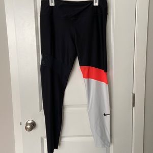 XL Nike leggings